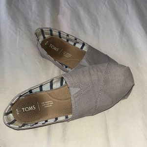Toms